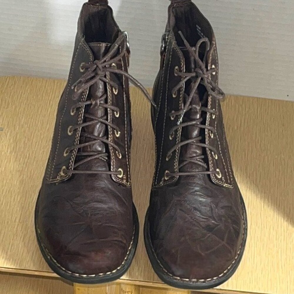 Clarks Women's Nikki North Brown Textured Leather Lace-Up Ankle Boots 10 - Picture 3 of 8